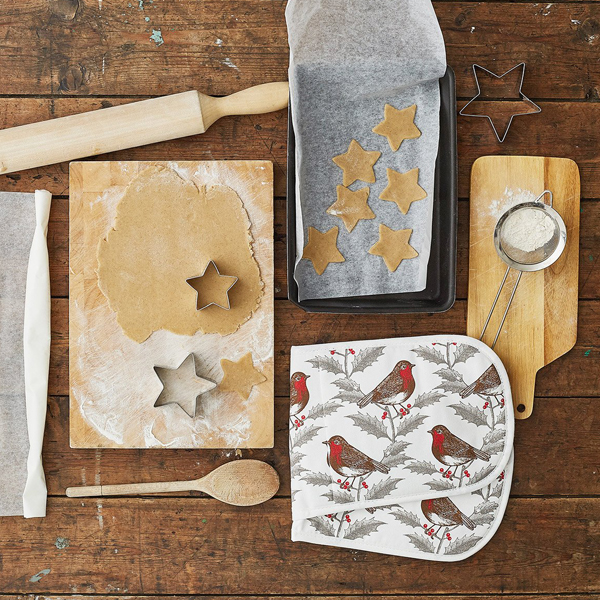 Robin & Holly oven gloves and mince pies